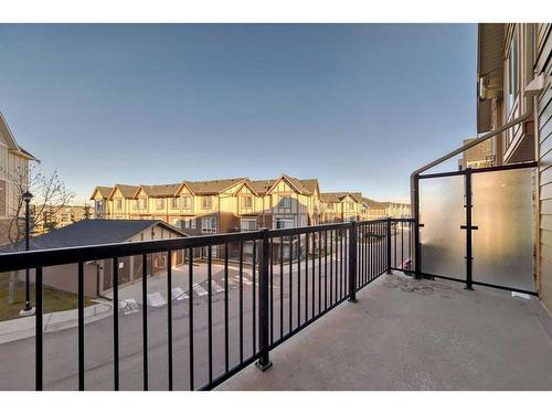 940 Sherwood Boulevard Nw, Calgary, AB - Outdoor With Exterior