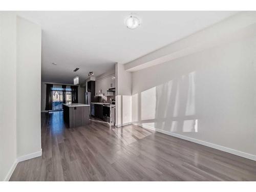 940 Sherwood Boulevard Nw, Calgary, AB - Indoor