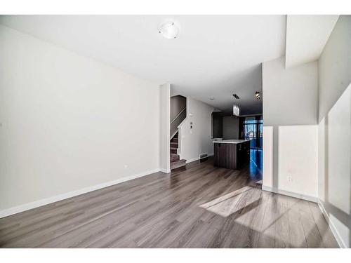 940 Sherwood Boulevard Nw, Calgary, AB - Indoor