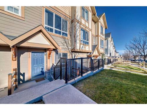 940 Sherwood Boulevard Nw, Calgary, AB - Outdoor