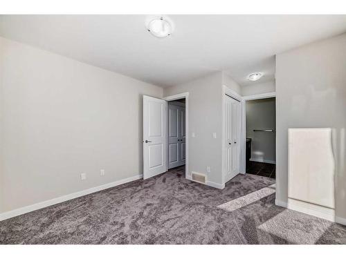 940 Sherwood Boulevard Nw, Calgary, AB - Indoor Photo Showing Other Room