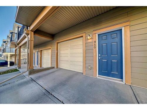 940 Sherwood Boulevard Nw, Calgary, AB - Outdoor With Exterior