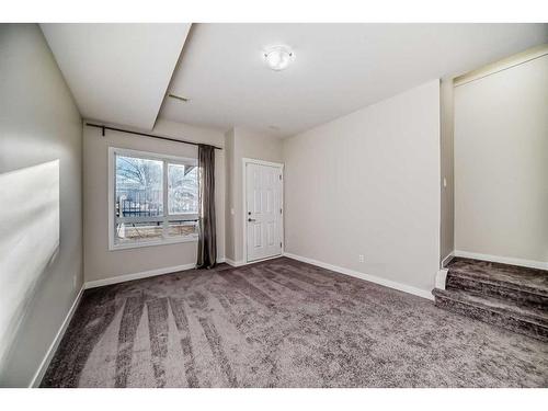 940 Sherwood Boulevard Nw, Calgary, AB - Indoor Photo Showing Other Room