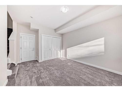 940 Sherwood Boulevard Nw, Calgary, AB - Indoor Photo Showing Other Room