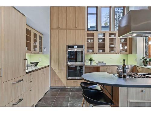 4307 Anne Avenue Sw, Calgary, AB - Indoor Photo Showing Kitchen