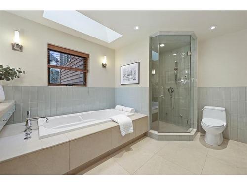 4307 Anne Avenue Sw, Calgary, AB - Indoor Photo Showing Bathroom