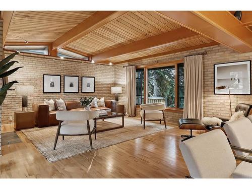 4307 Anne Avenue Sw, Calgary, AB - Indoor Photo Showing Living Room