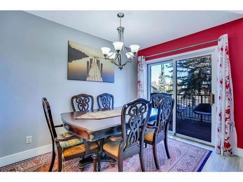 2-468 Woodbine Boulevard Sw, Calgary, AB - Indoor Photo Showing Dining Room