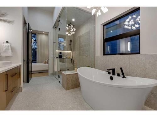 2712 Lougheed Drive Sw, Calgary, AB - Indoor Photo Showing Bathroom