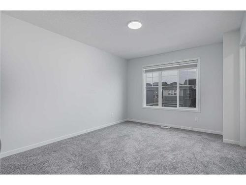 152 Edith Place Nw, Calgary, AB - Indoor Photo Showing Other Room