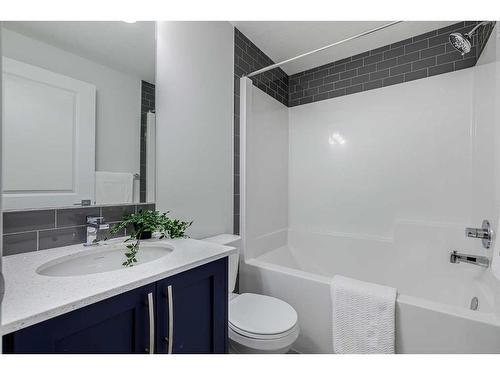 152 Edith Place Nw, Calgary, AB - Indoor Photo Showing Bathroom