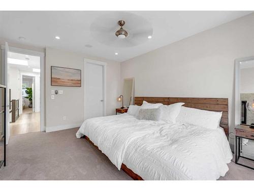 2635 29 Street Sw, Calgary, AB - Indoor Photo Showing Bedroom