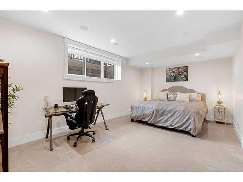 2635 29 Street Sw, Calgary, AB - Indoor Photo Showing Bedroom