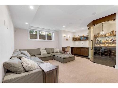 2635 29 Street Sw, Calgary, AB - Indoor Photo Showing Living Room