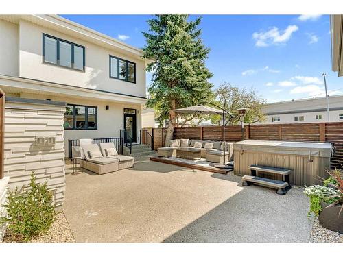 2635 29 Street Sw, Calgary, AB - Outdoor