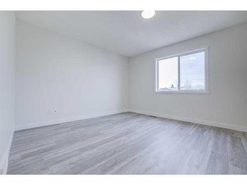 3847 Catalina Boulevard Ne, Calgary, AB - Indoor Photo Showing Other Room