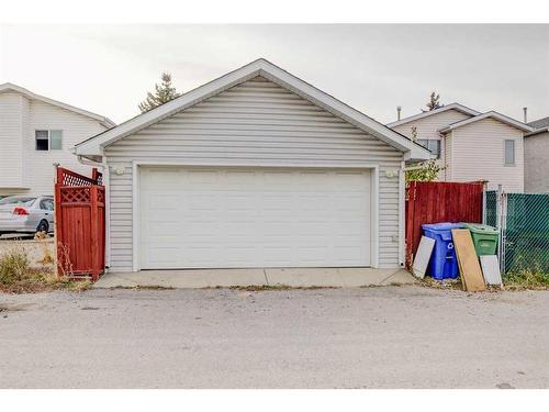 3847 Catalina Boulevard Ne, Calgary, AB - Outdoor With Exterior