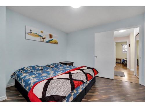 189 Templehill Drive Ne, Calgary, AB - Indoor Photo Showing Bedroom