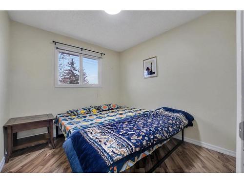 189 Templehill Drive Ne, Calgary, AB - Indoor Photo Showing Bedroom