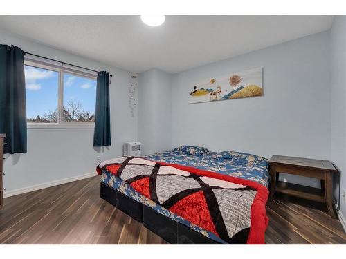 189 Templehill Drive Ne, Calgary, AB - Indoor Photo Showing Bedroom