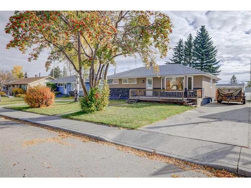 48 Thornlee Crescent Nw, Calgary, AB - Outdoor With Deck Patio Veranda With Facade