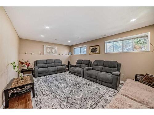 16 Madigan Court Ne, Calgary, AB - Indoor Photo Showing Living Room