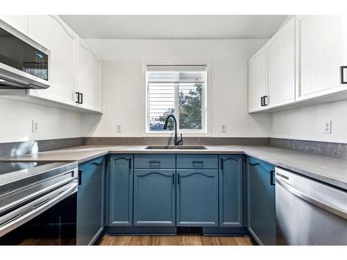 151 Mt Aberdeen Close Se, Calgary, AB - Indoor Photo Showing Kitchen