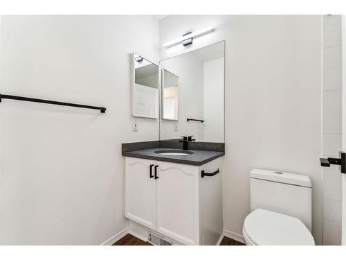 151 Mt Aberdeen Close Se, Calgary, AB - Indoor Photo Showing Bathroom