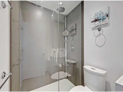 1607-615 6 Avenue Se, Calgary, AB - Indoor Photo Showing Bathroom