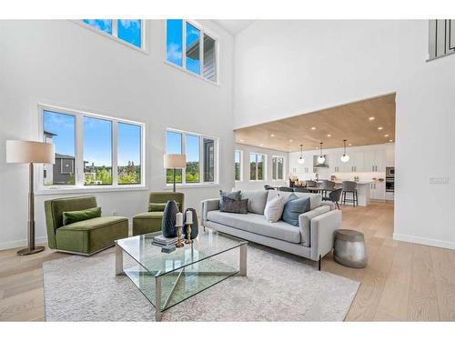 29 Timberline Court Sw, Calgary, AB - Indoor Photo Showing Living Room