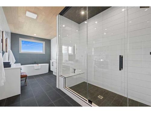 29 Timberline Court Sw, Calgary, AB - Indoor Photo Showing Bathroom