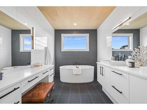 29 Timberline Court Sw, Calgary, AB - Indoor Photo Showing Bathroom