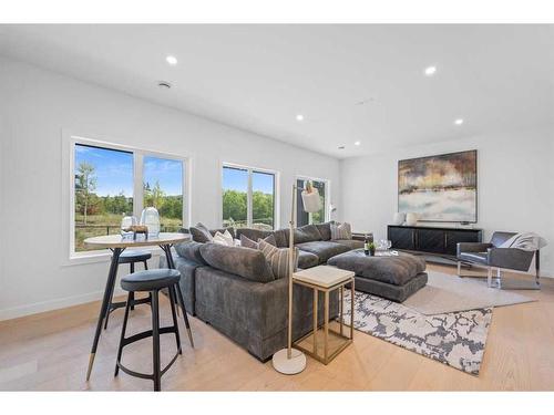 29 Timberline Court Sw, Calgary, AB - Indoor Photo Showing Living Room