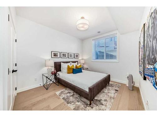 29 Timberline Court Sw, Calgary, AB - Indoor Photo Showing Bedroom