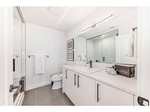 29 Timberline Court Sw, Calgary, AB - Indoor Photo Showing Bathroom