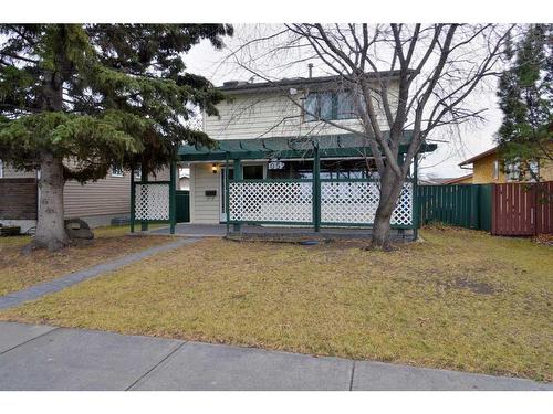 1052 Abbeydale Drive Ne, Calgary, AB - Outdoor