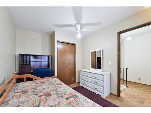 1052 Abbeydale Drive Ne, Calgary, AB - Indoor Photo Showing Bedroom