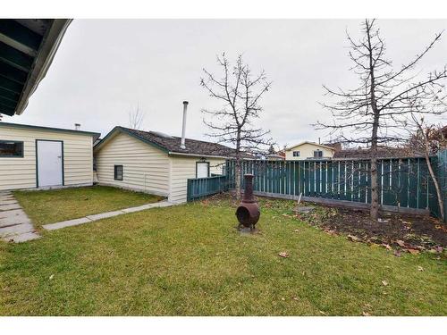 1052 Abbeydale Drive Ne, Calgary, AB - Outdoor