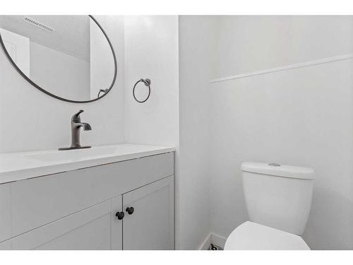 524 Midridge Drive Se, Calgary, AB - Indoor Photo Showing Bathroom