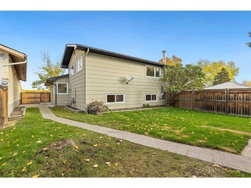 524 Midridge Drive Se, Calgary, AB - Outdoor