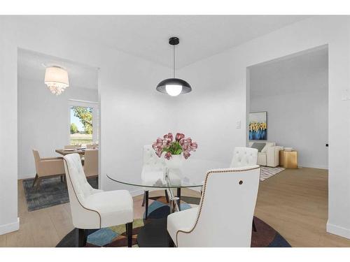 524 Midridge Drive Se, Calgary, AB - Indoor Photo Showing Dining Room