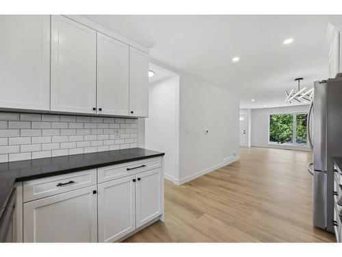 7 Deerbow Place Se, Calgary, AB - Indoor Photo Showing Kitchen