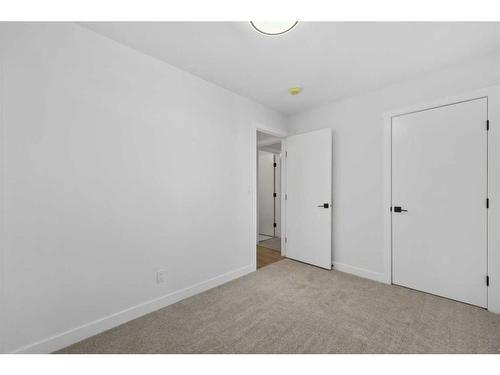 7 Deerbow Place Se, Calgary, AB - Indoor Photo Showing Other Room