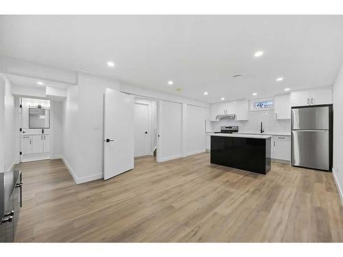 7 Deerbow Place Se, Calgary, AB - Indoor Photo Showing Kitchen