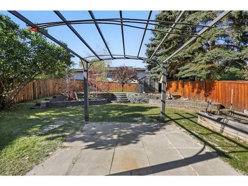 7 Deerbow Place Se, Calgary, AB - Outdoor