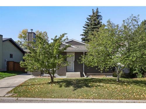 7 Deerbow Place Se, Calgary, AB - Outdoor