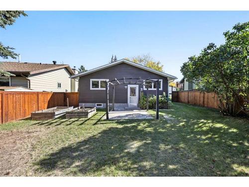 7 Deerbow Place Se, Calgary, AB - Outdoor