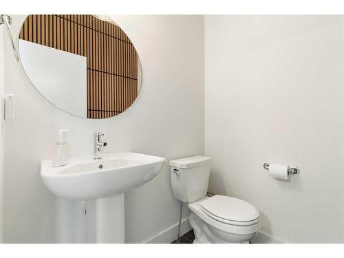 117 Heartland Street, Cochrane, AB - Indoor Photo Showing Bathroom