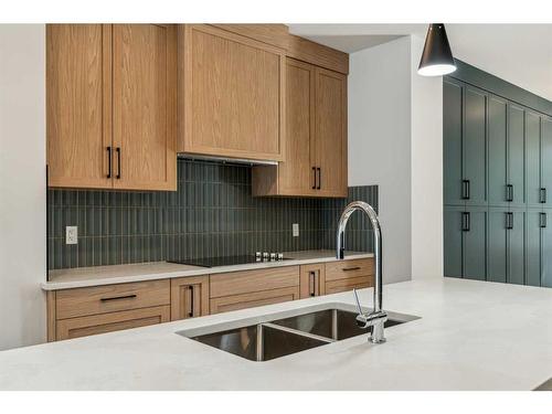 438 28 Avenue Nw, Calgary, AB - Indoor Photo Showing Kitchen With Double Sink