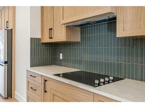 438 28 Avenue Nw, Calgary, AB - Indoor Photo Showing Kitchen